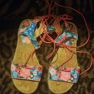 Barely worn Gianni Bini flower sandals